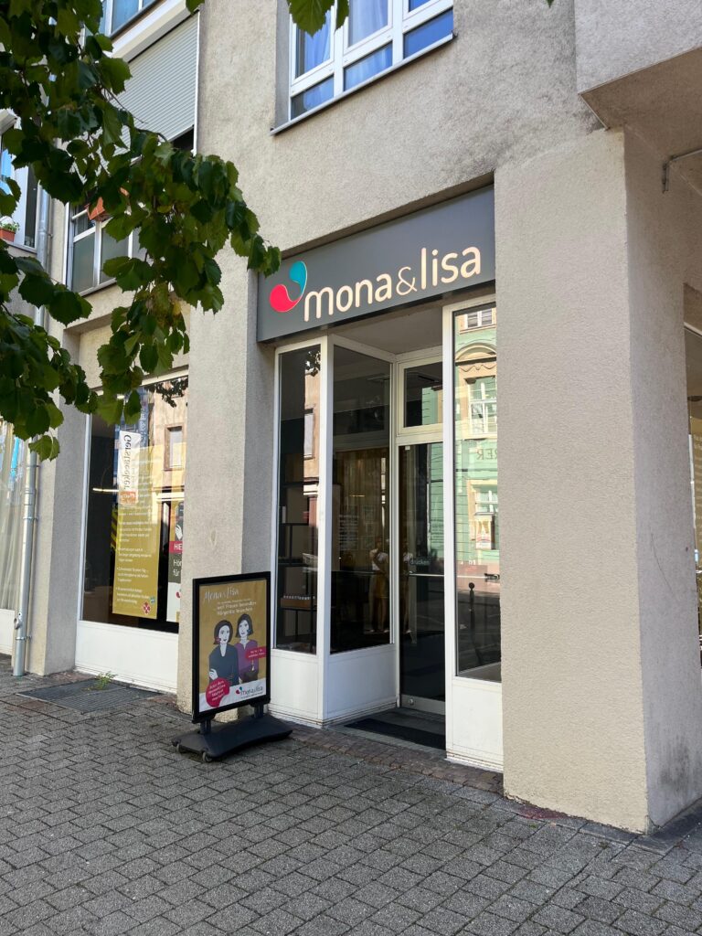 mona&lisa Hörgeräte-Akustik für Frauen Filiale von außen