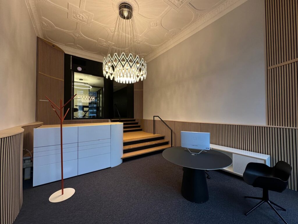 Innenansicht der Filiale in Berlin Kurfürstendamm